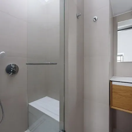 Aetherium Boutique נאוסה