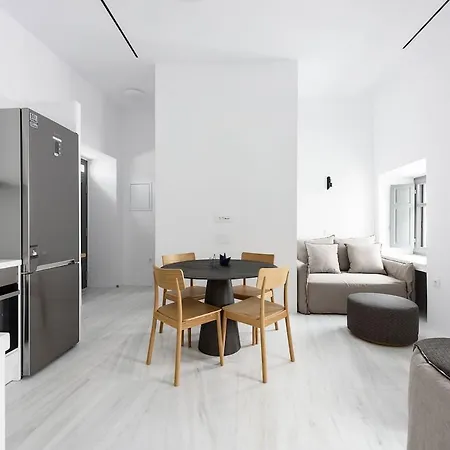 בית נופש Aetherium Boutique נאוסה